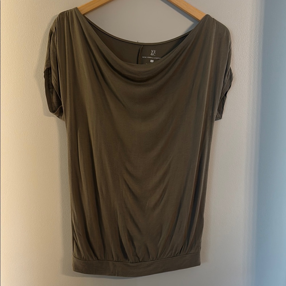 New York & Company Olive Green Short Sleeve Relaxed Blouse